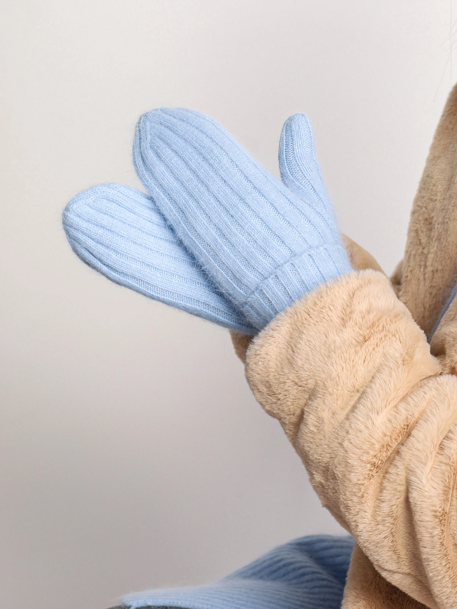 Варежки двойные из ангоры и акрила 